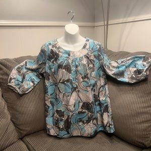 WORTHINGTON blouse. White, gray, dark gray & aqua.